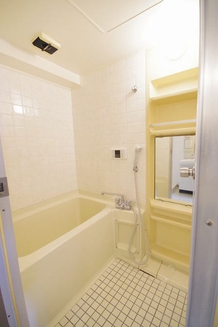 バス・シャワールーム　類似室内