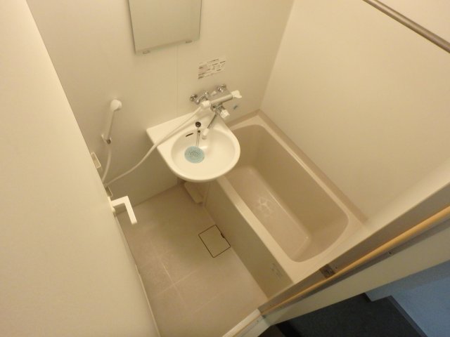 バス・シャワールーム　お風呂で日々の疲れを落としましょう