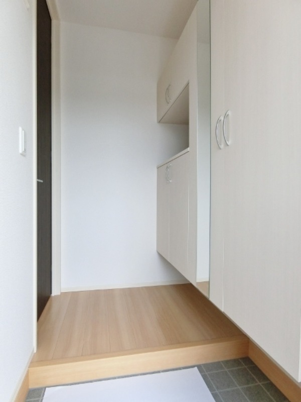 玄関　図面と現状に相違がある場合には現状を優先