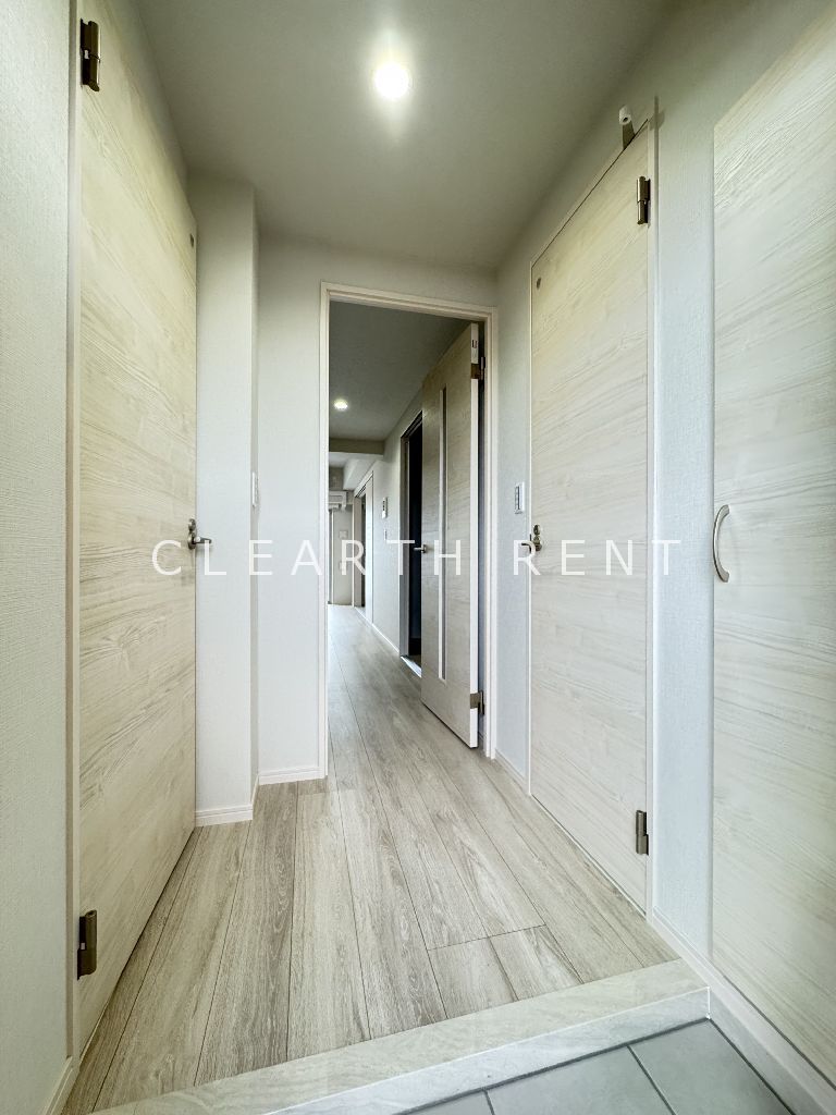 玄関　同タイプ別住戸写真となります。現況と異なる場合がございます。