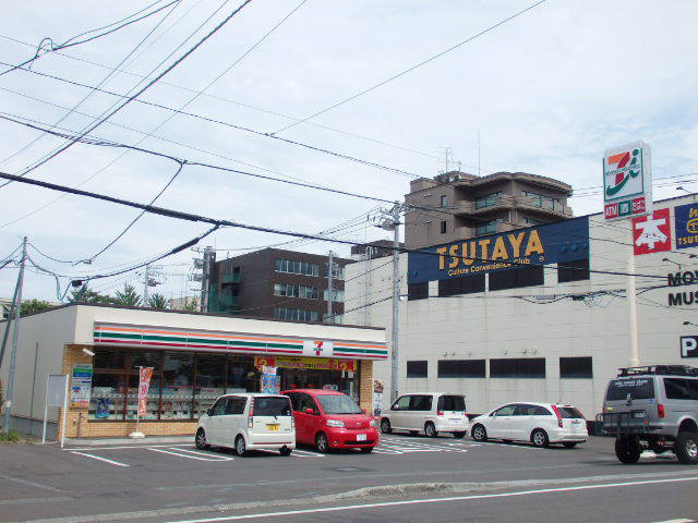 コンビニ　セブンイレブン（コンビニ）まで172m