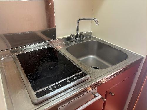 キッチン　設備・仕様は号室により異なる為、現況を優先いたします。