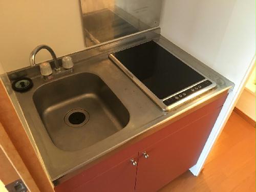 キッチン　仕様・設備は現況と異なる場合があります。現況優先。