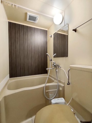 バス・シャワールーム　バスルーム