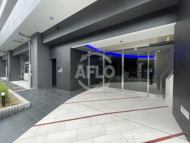 エントランス　セレニテ江坂エクラ　エントランス