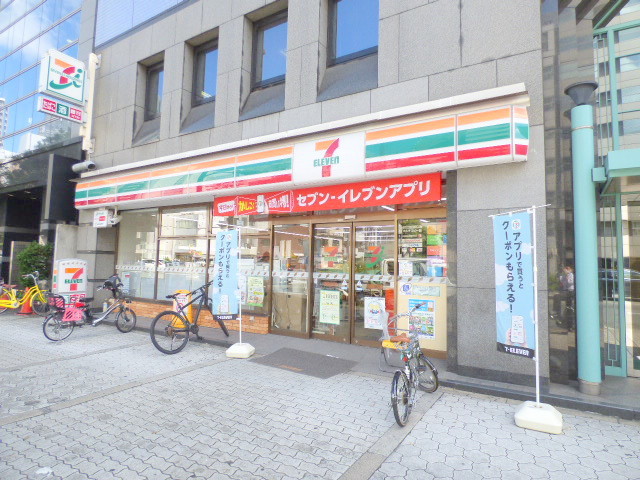 コンビニ　セブンイレブン（コンビニ）まで449m