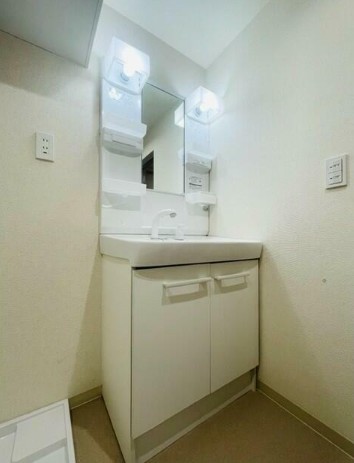 洗面設備　嬉しい独立洗面台付き。