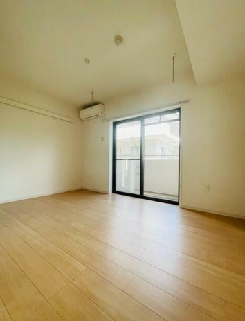 居室・リビング　明るい洋室！