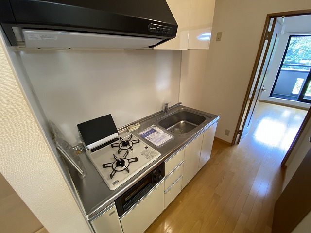 キッチン　※別部屋参考写真