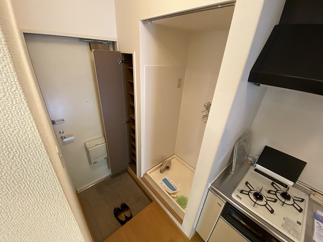 玄関　※別部屋参考写真