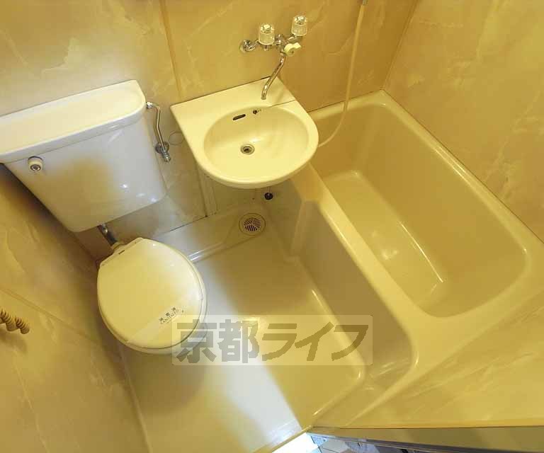 バス・シャワールーム　綺麗なユニットバスです。