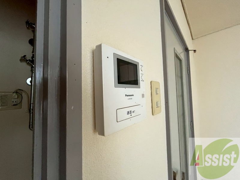 セキュリティ　ＴＶモニター付インターホンです。来客者の顔が見えるので安心！