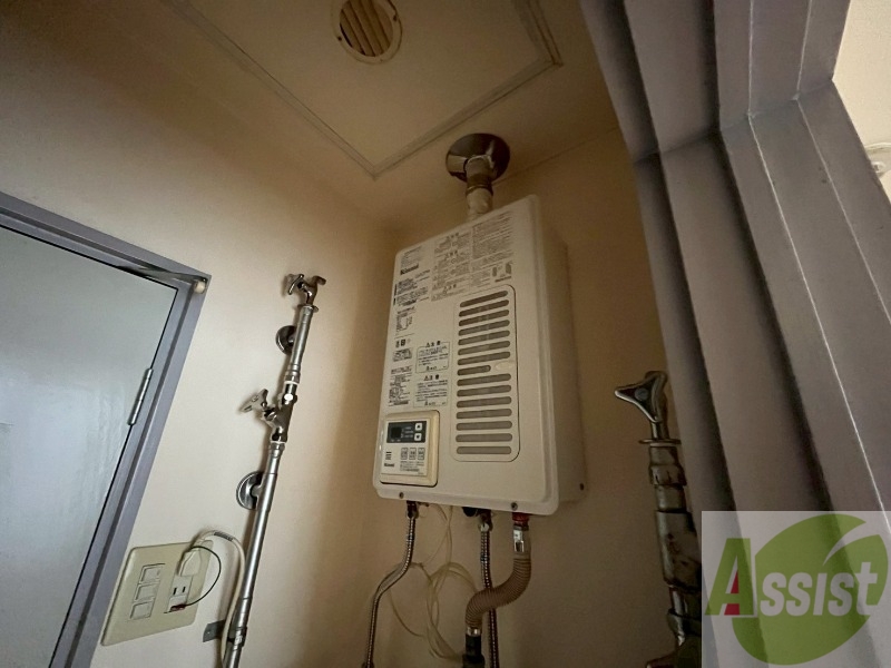 その他設備　ガス給湯器です。操作しやすいパネルになってます。