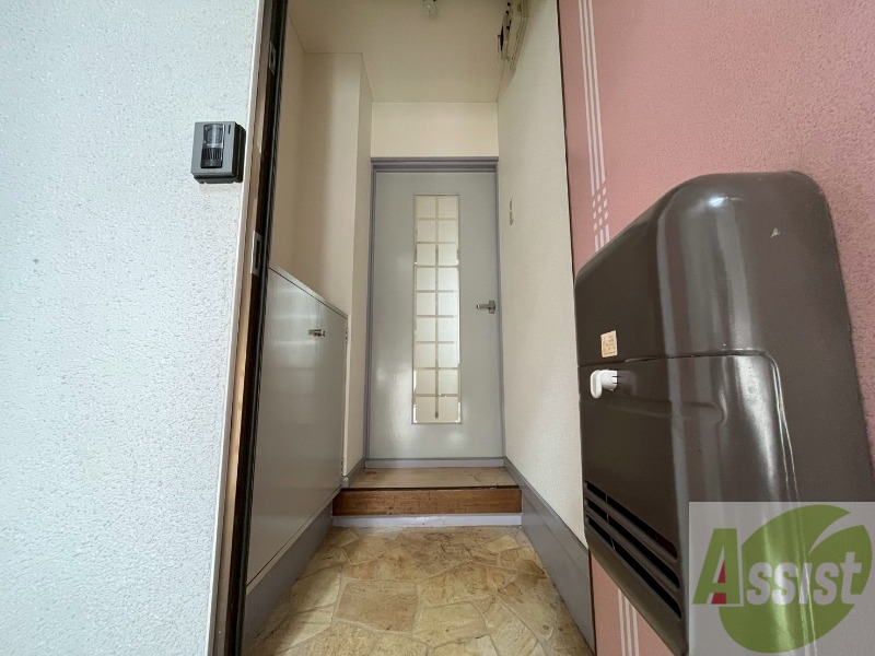 玄関　玄関の様子です。明るい印象ですね。気分もあがりそう。