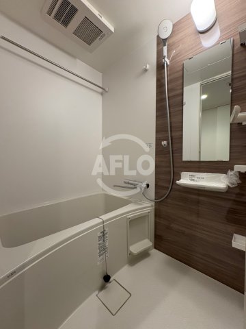 バス・シャワールーム　コンフォリア・リヴ大阪本町　浴室