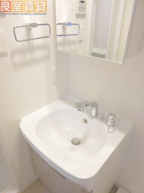 洗面設備　洗髪洗面化粧台