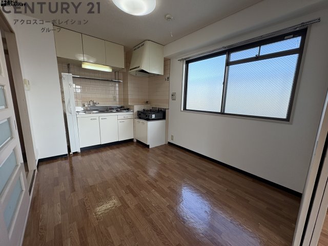 居室・リビング　窓があって明るいリビングです♪