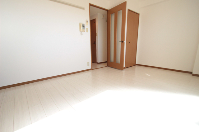 居室・リビング　※別室の写真です