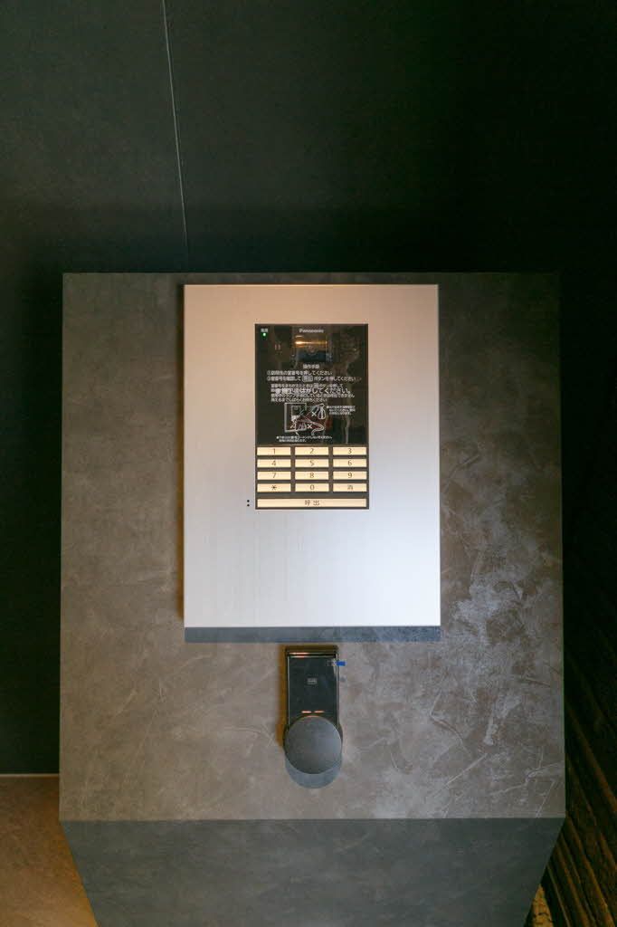 セキュリティ　【オートロック】玄関はオートロック＋防犯カメラ設置物件で、…