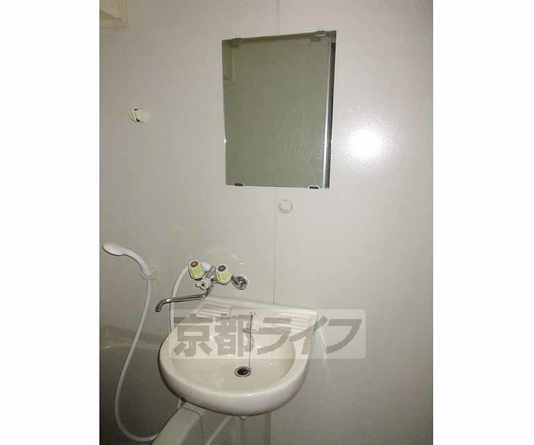 洗面設備　清潔感なある洗面台です！