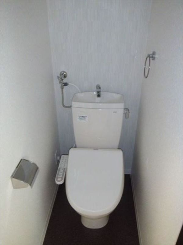 トイレ　別号室の写真です♪