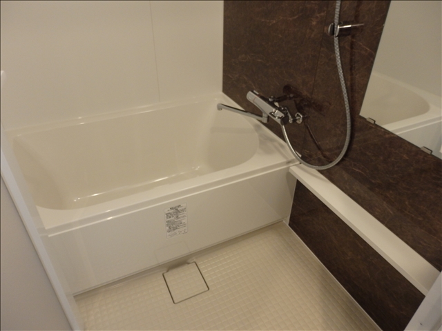 バス・シャワールーム　ゆったり過ごせるお風呂です