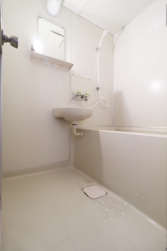 バス・シャワールーム　図面と現状に相違がある場合には現状を優先