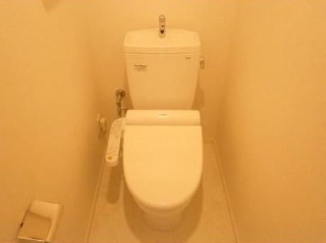 トイレ　※写真は同タイプ住戸
