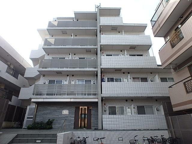 建物外観　落ち着いた雰囲気の外観です