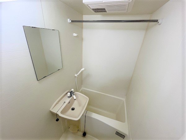 バス・シャワールーム　設備・使用が異なる為、現状を維持します。