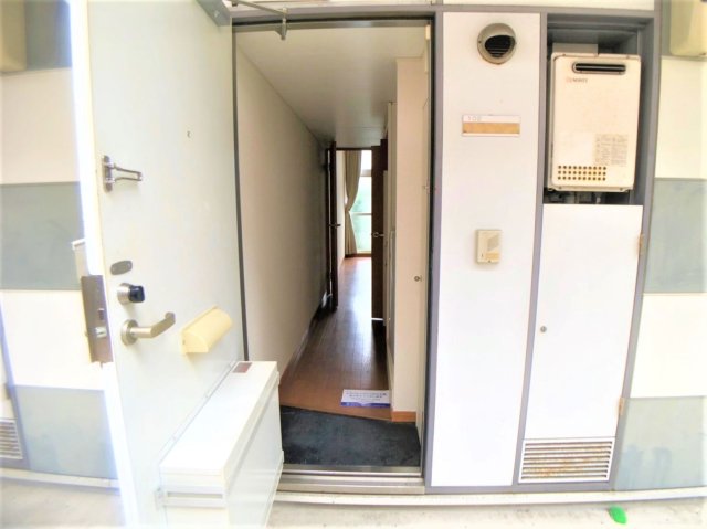 玄関　設備・使用は号室により異なる為、現況を優先致します。