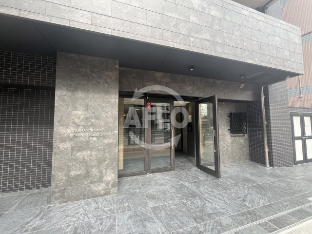 エントランス　プレサンスNEO上新庄PRIMECRUIS　エントランス