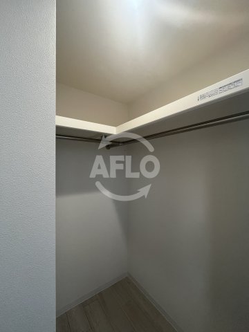 収納　プレサンスNEO上新庄PRIMECRUIS　ウォークインクロ