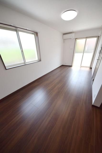 居室・リビング　★角部屋２面採光★