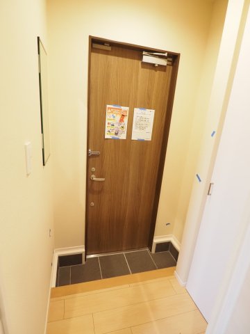 玄関　同物件別部屋参考写真