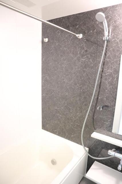 バス・シャワールーム　ゆったり過ごせるお風呂です