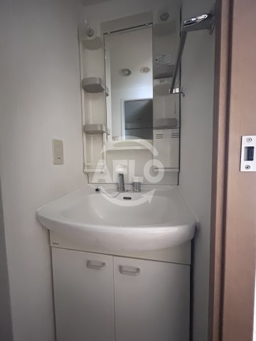 洗面設備　中央メルヴェール江坂　洗面台