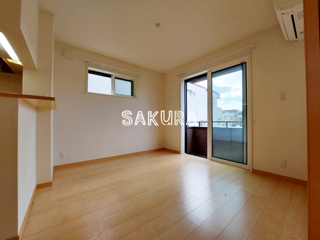 居室・リビング　使いやすい形の為、レイアウトを楽しめます♪