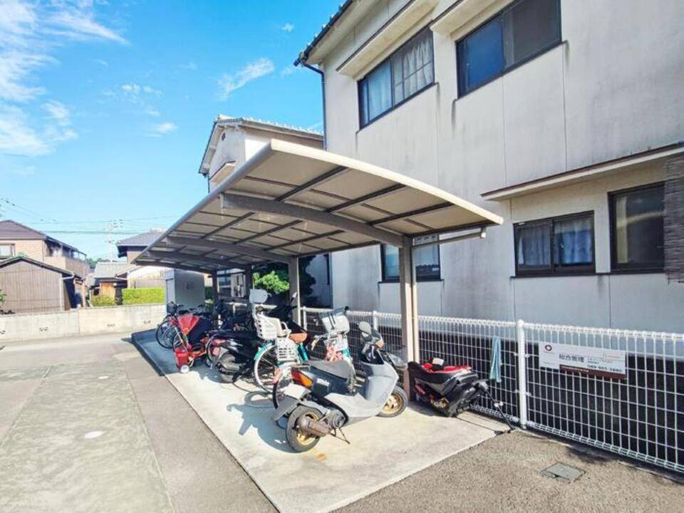 駐車場　駐輪場