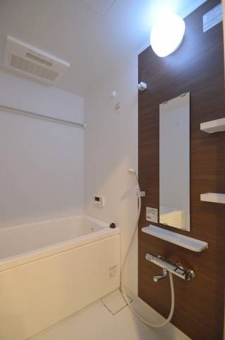バス・シャワールーム　清潔感溢れるお風呂