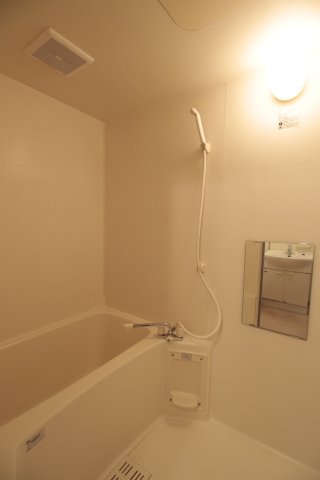 バス・シャワールーム　別号室の写真です。