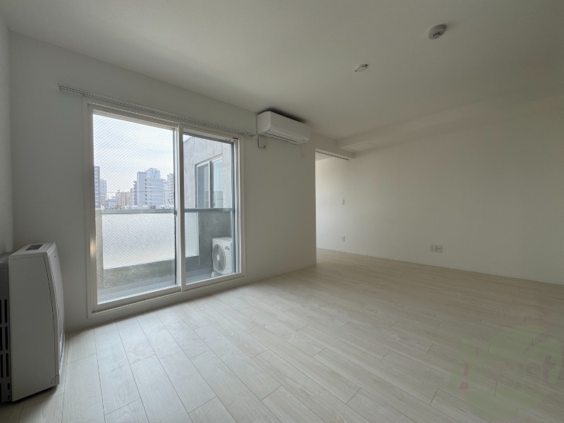 居室・リビング　広々としたリビングですね。使い勝手がよさそうですね！