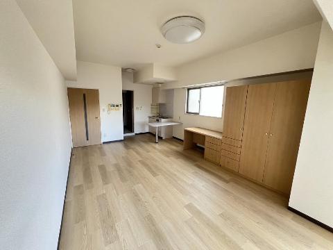 居室・リビング　室内