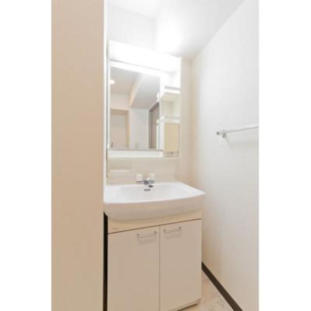 洗面設備　※写真は同タイプ住戸です。