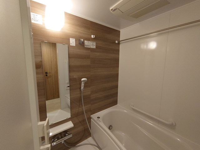 バス・シャワールーム　※写真は同タイプ住戸です。