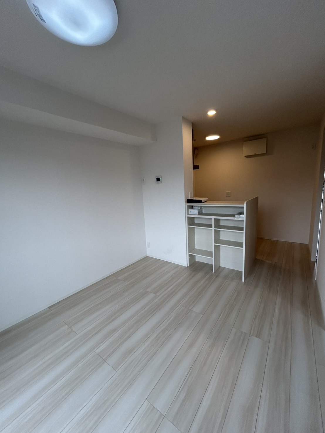 居室・リビング　107号室参照