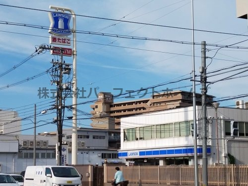 コンビニ　ローソン 枚方南中振二丁目店（コンビニ）まで372m