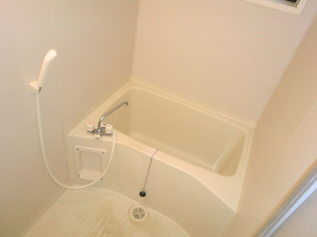 バス・シャワールーム　★バストイレ別なのでゆっくり入れます★