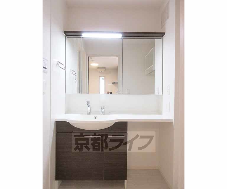 洗面設備　ワイド洗面台！