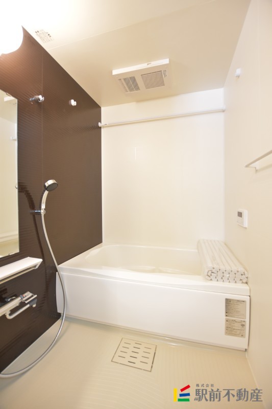 バス・シャワールーム　別部屋写真流用